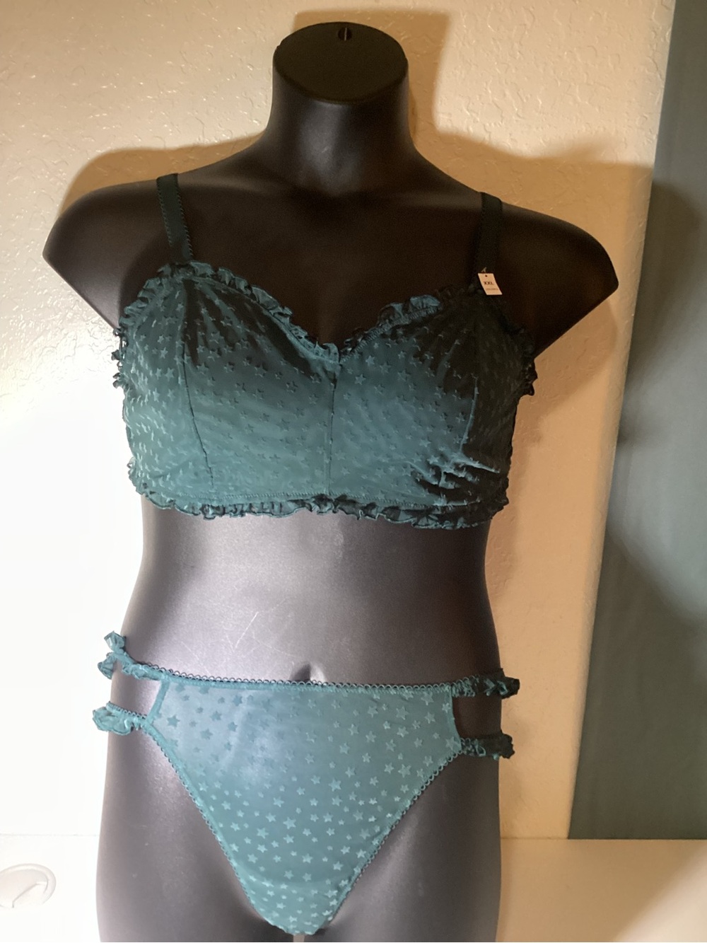 PINK Victoria's Secret Teal Star-Print Ruffle Bandeau Set